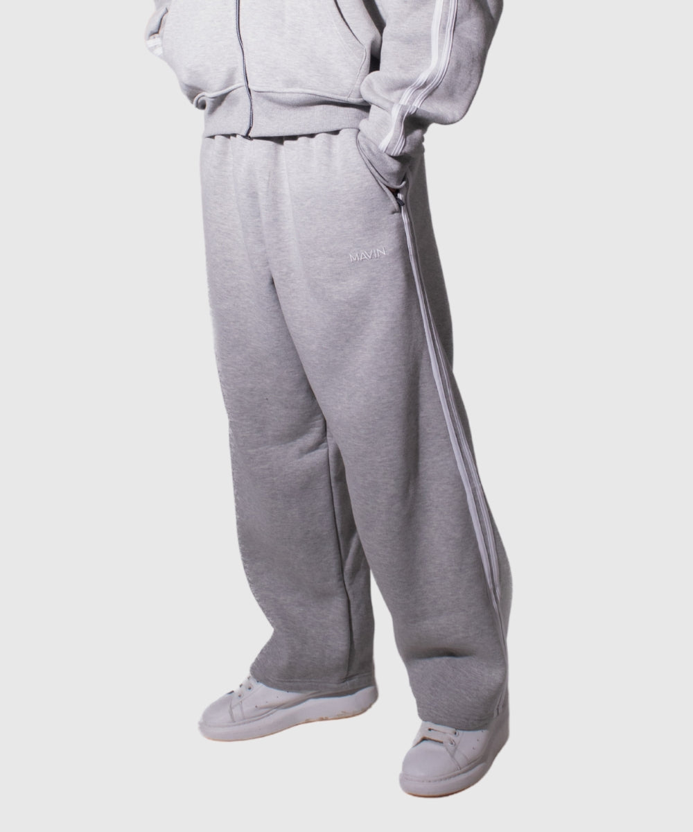 ESSENTIAL STRIPE SWEATPANTS "GREY"